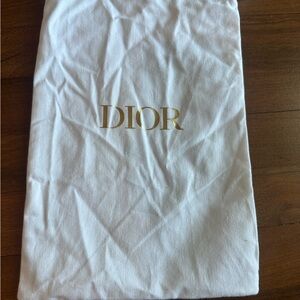 💯 Authentic Dior Dust Cover